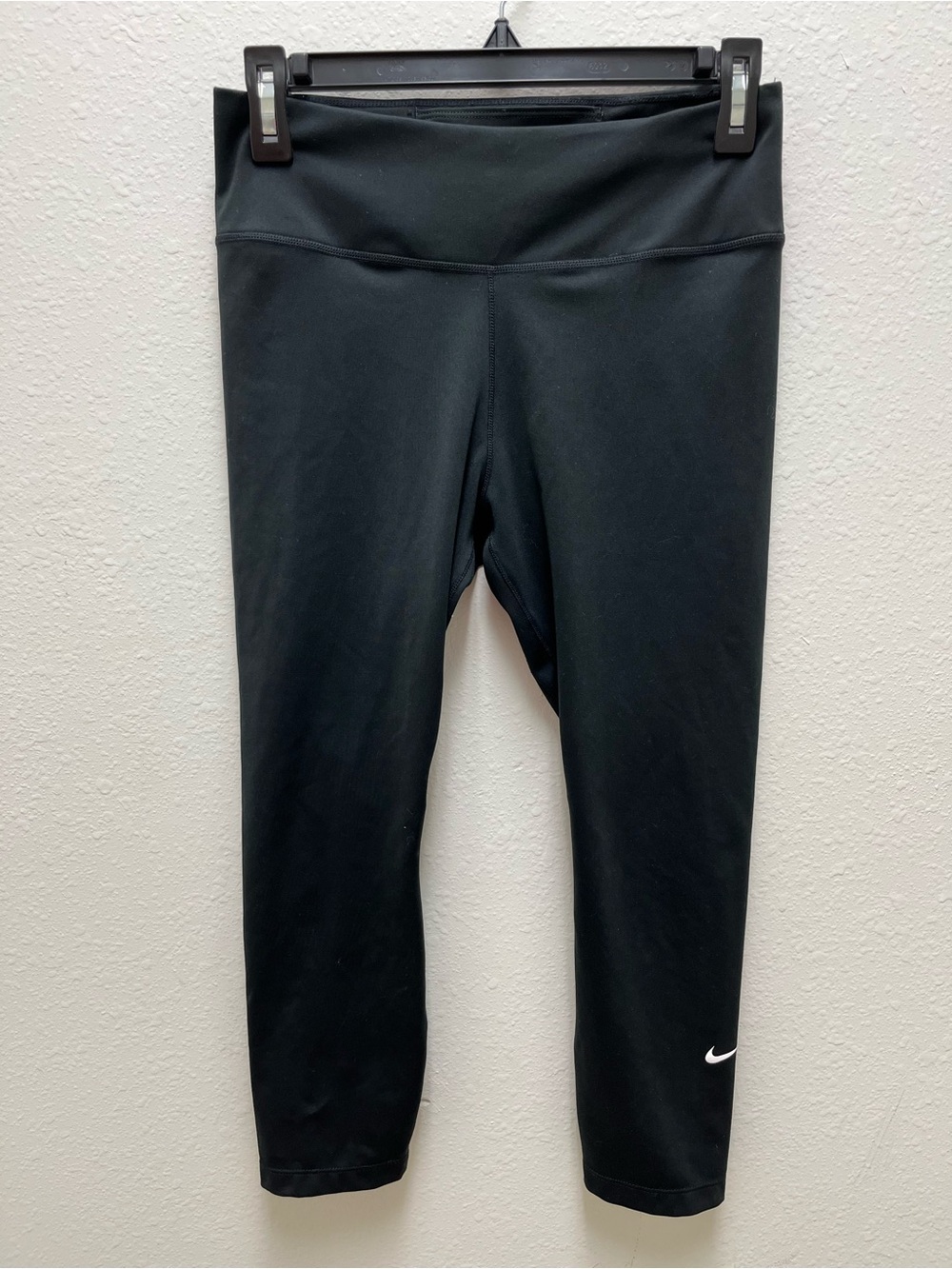 Nike Dri-FIT Women's Black Cropped Capri Leggings M Workout Pants
